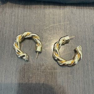 BRAND NEW NEVER BEEN WORN JENNIFER FISHER TWISTED LILLY HUGGIES YELLOW GOLD